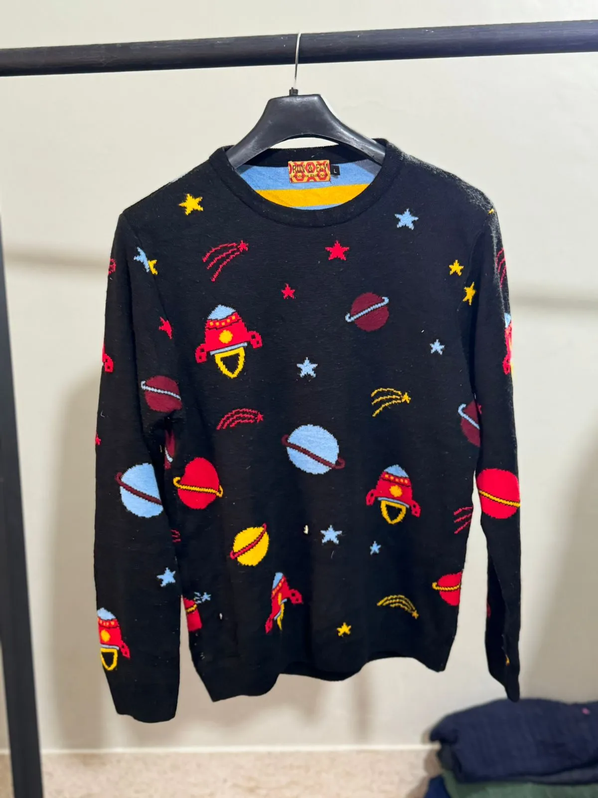 Printed sweaters- 10 pieces